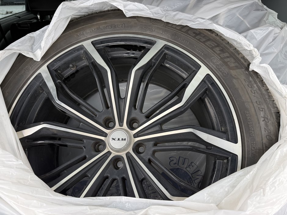 2021 Ford Explorer Limited-40