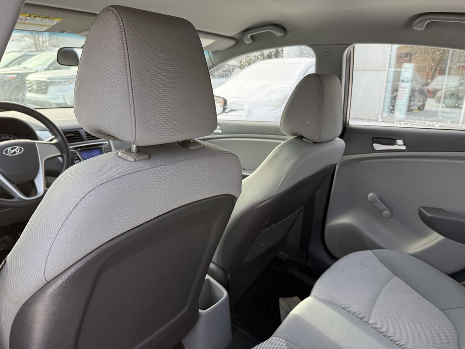 Hyundai Accent L 2012-23