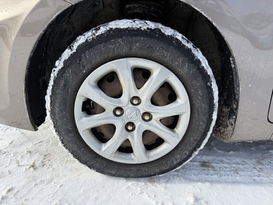 Hyundai Accent L 2012-26