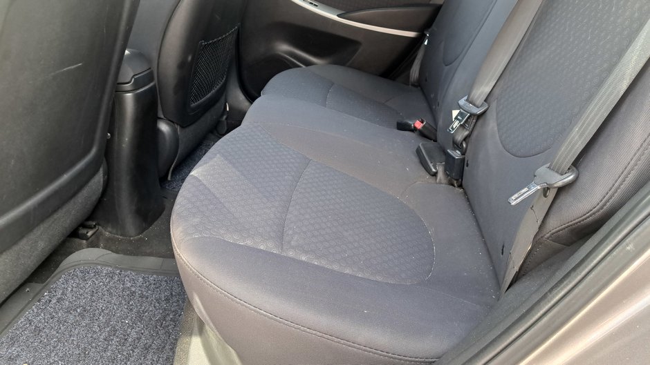 2013 Hyundai Accent GLS-27