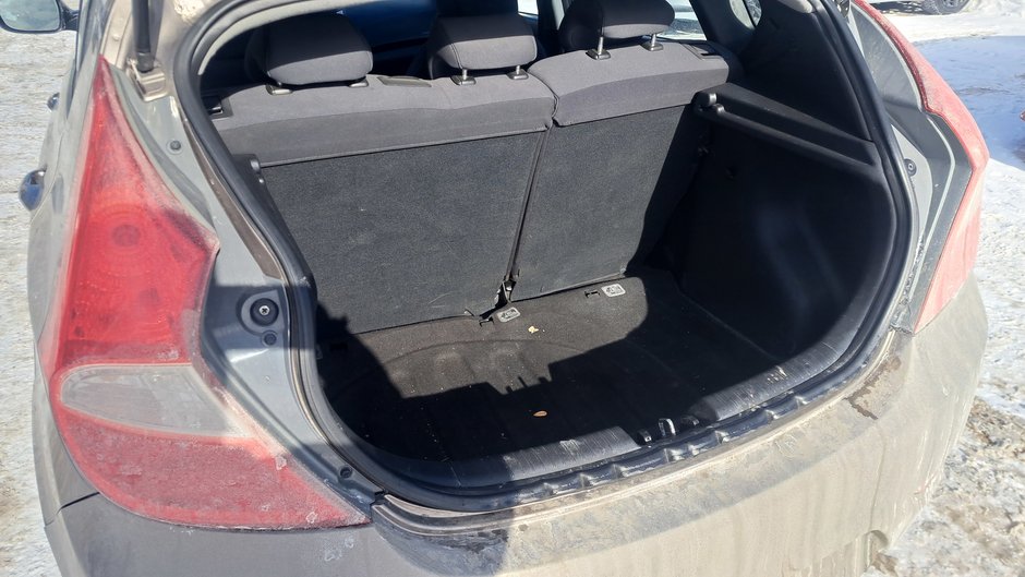 2013 Hyundai Accent GLS-31