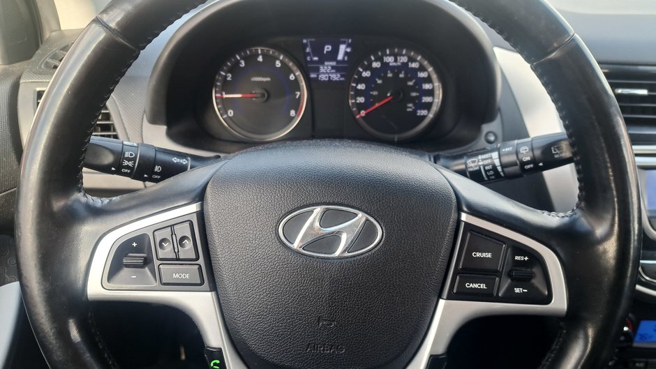 2013 Hyundai Accent GLS-10