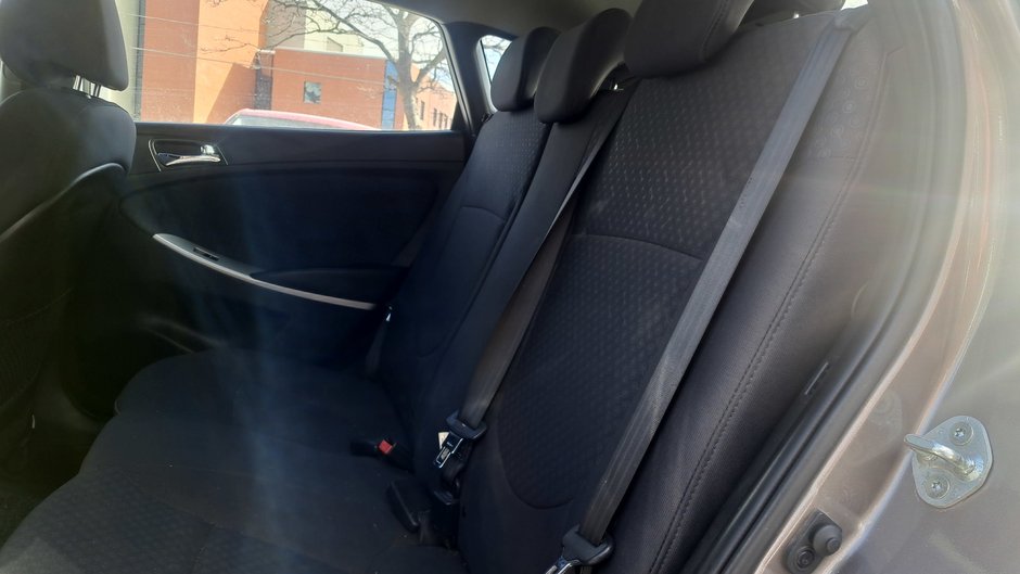 2013 Hyundai Accent GLS-28