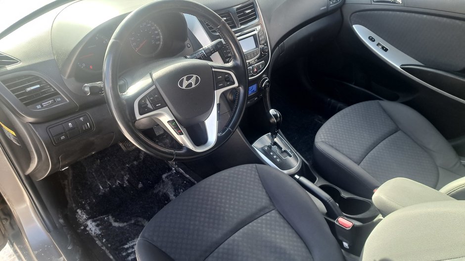 2013 Hyundai Accent GLS-9