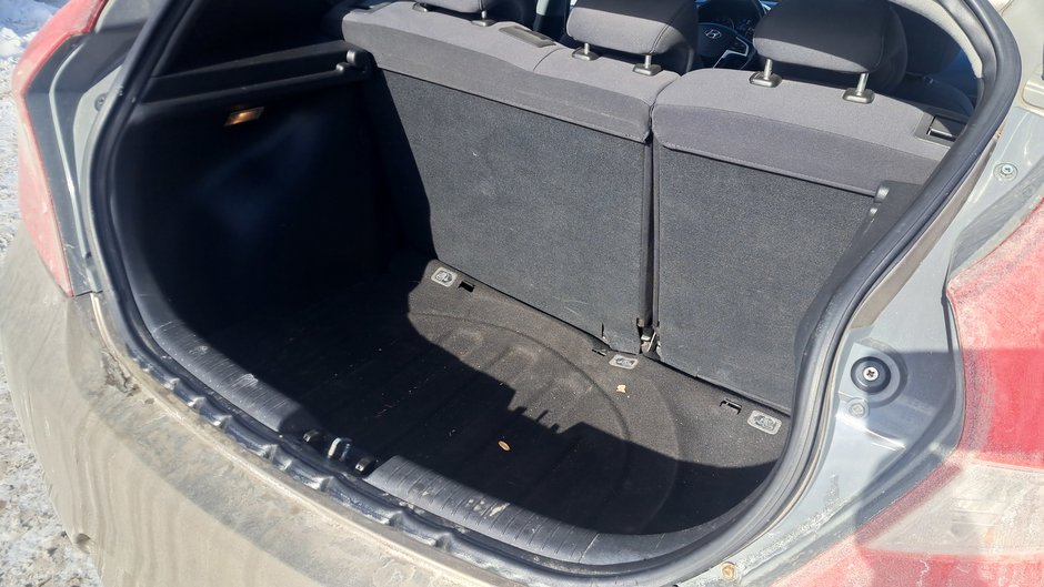 2013 Hyundai Accent GLS-32