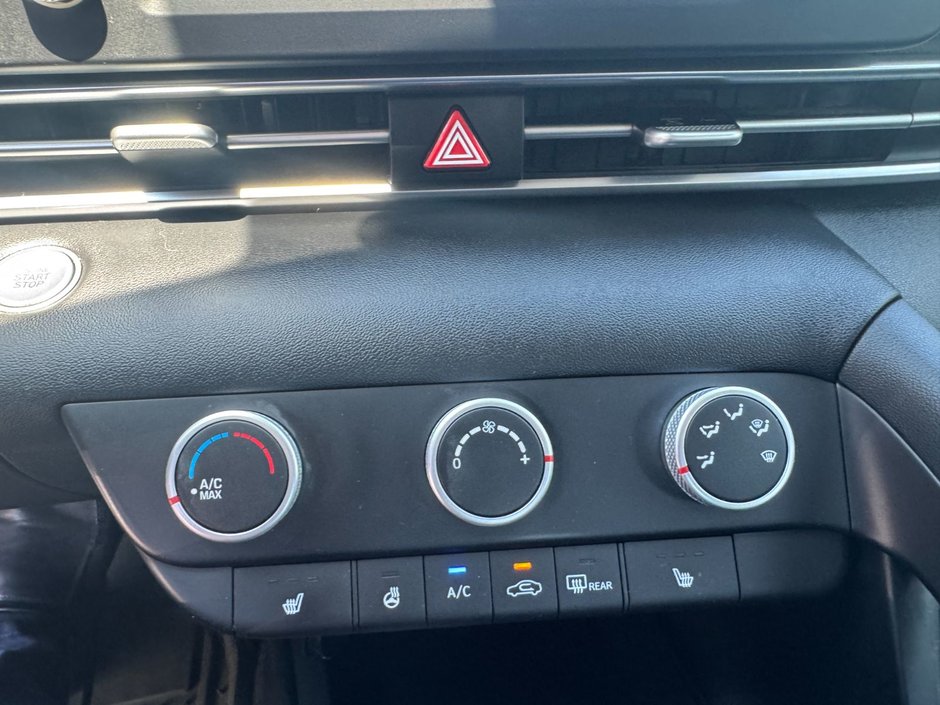 Hyundai Elantra Preferred 2021-14
