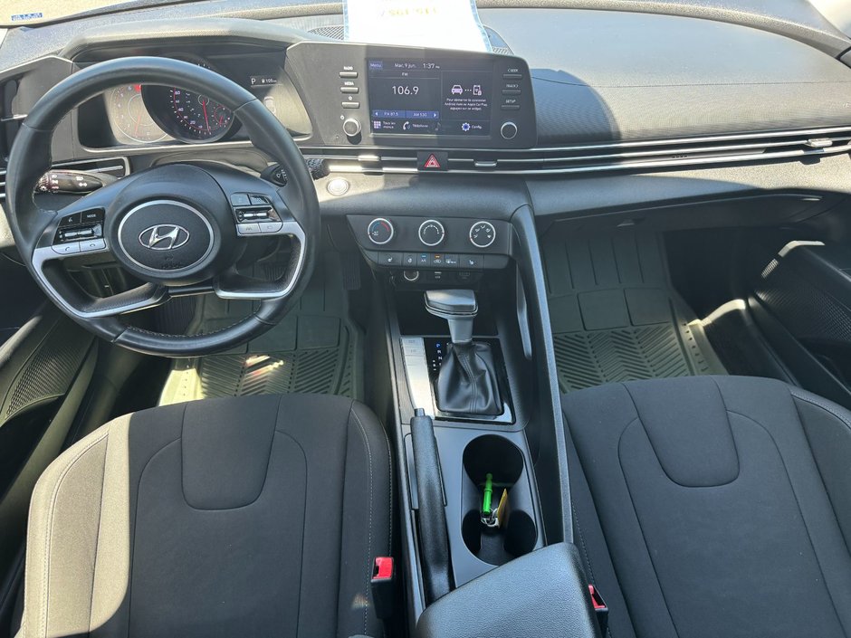 Hyundai Elantra Preferred 2021-9