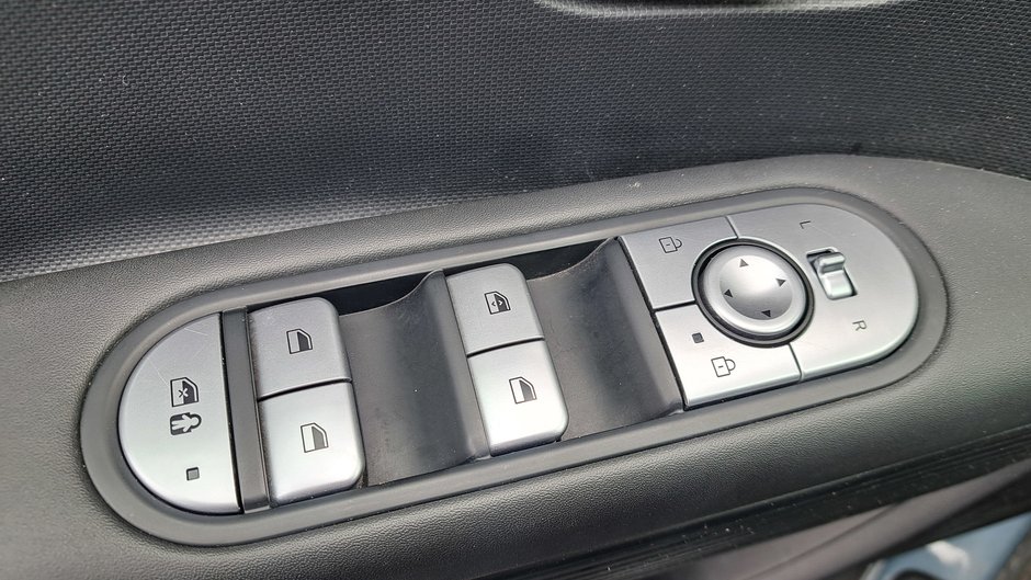 2023 Hyundai IONIQ 5 Preferred-28