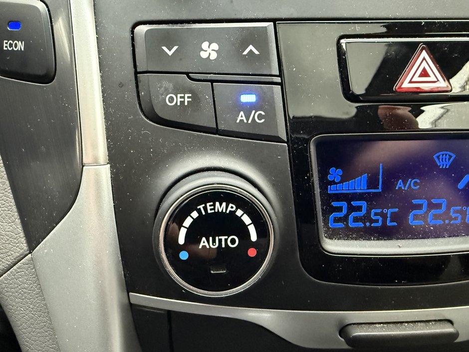 2015 Hyundai Sonata Hybrid Limited-30