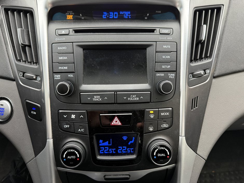 2015 Hyundai Sonata Hybrid Limited-24