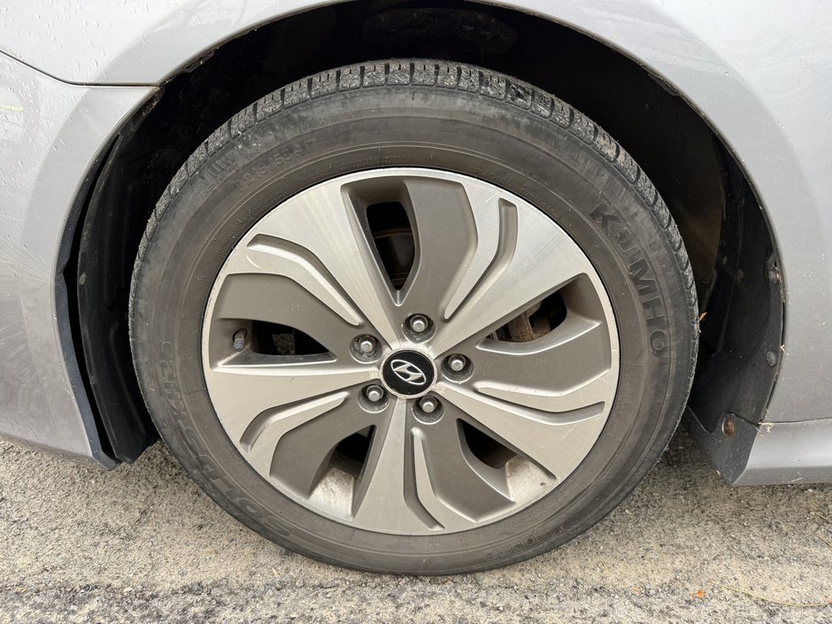 2015 Hyundai Sonata Hybrid Limited-46