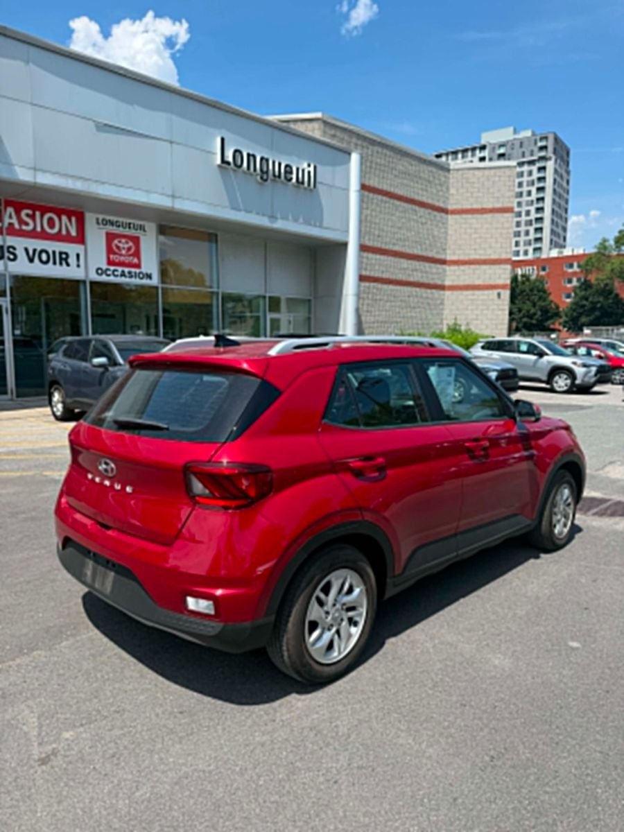 2022 Hyundai Venue SE Preferred-4