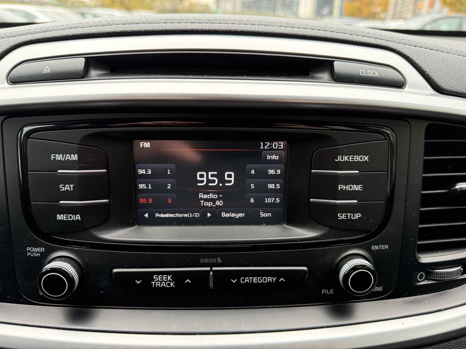 2016 Kia Sorento 2.0L Turbo LX+-23