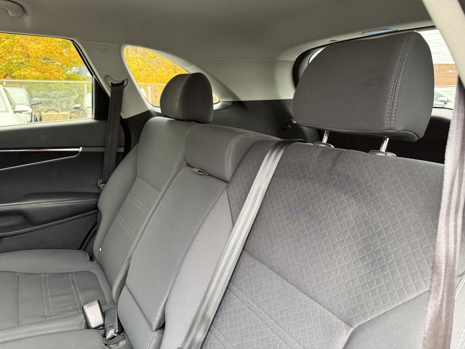 2016 Kia Sorento 2.0L Turbo LX+-34