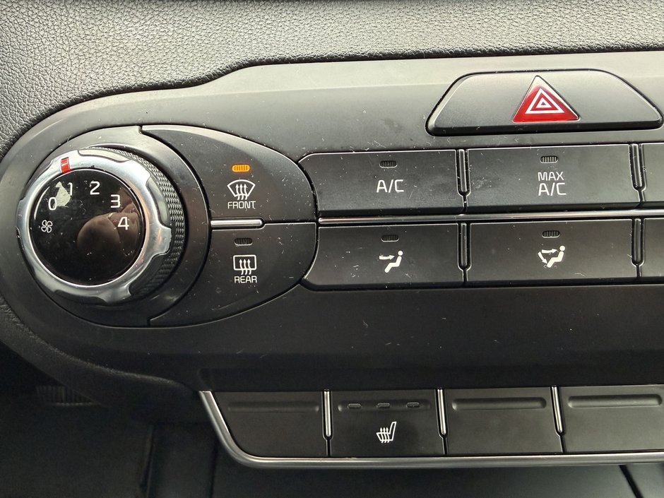 2016 Kia Sorento 2.0L Turbo LX+-29