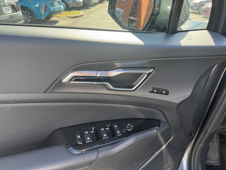 2023 Kia Sportage Plug-In Hybrid SX-12