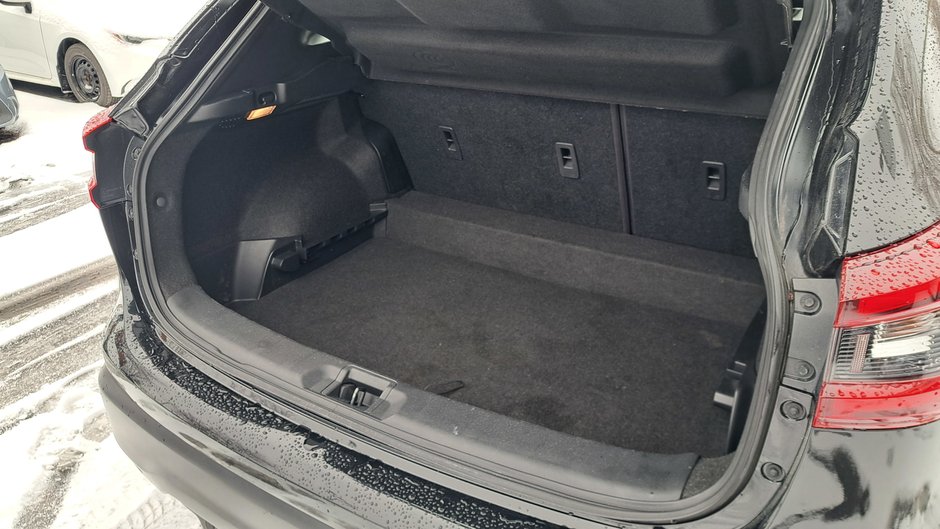 2021 Nissan Qashqai S-29