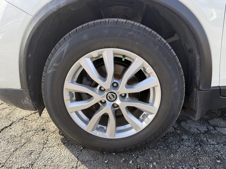 Nissan Rogue S 2018-39