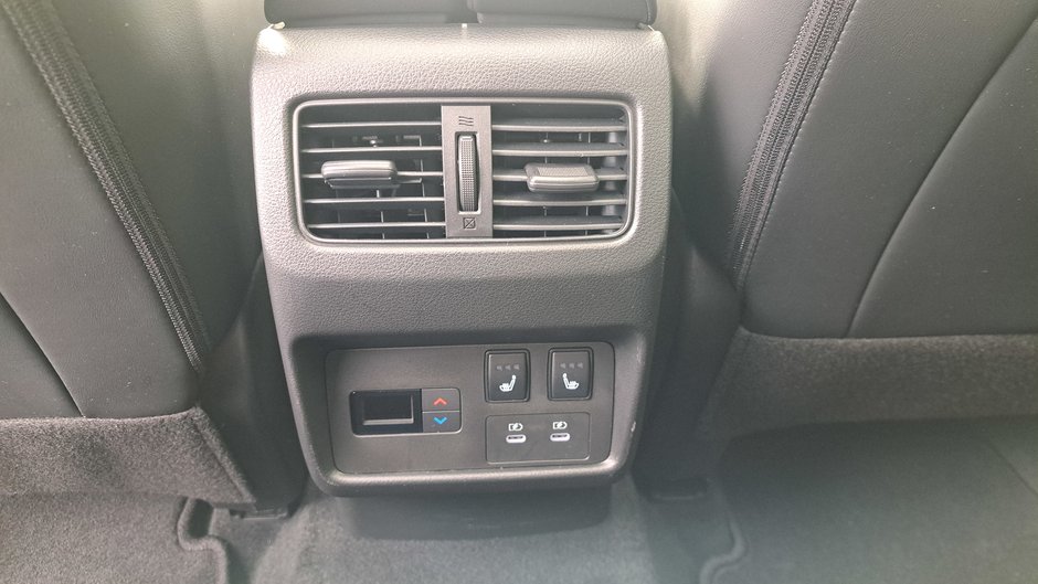 2024 Nissan Rogue Platinum-35