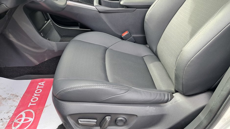 Toyota bZ4X XLE 2023-7