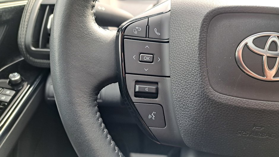 Toyota bZ4X XLE 2023-13