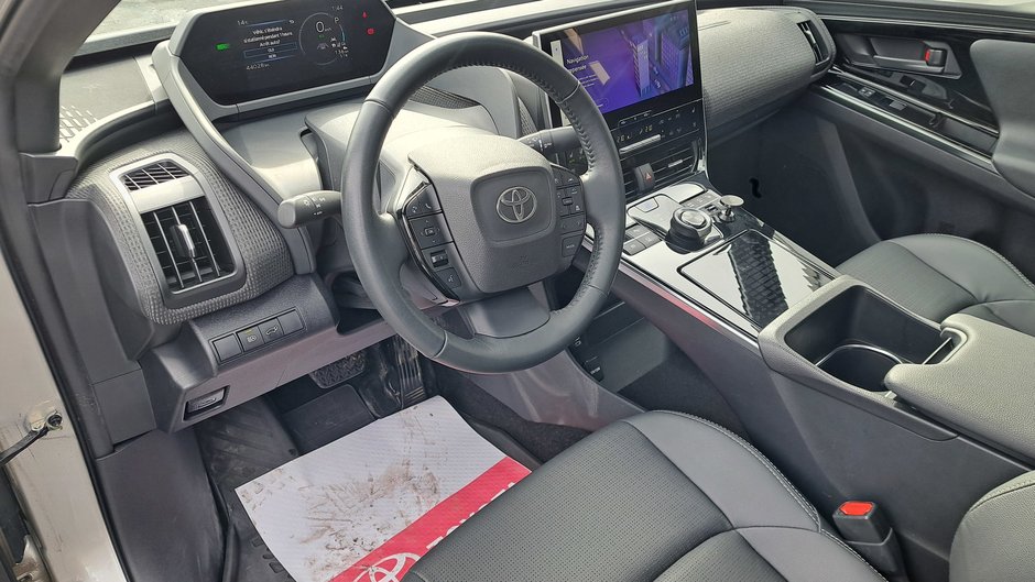 Toyota bZ4X XLE 2023-9