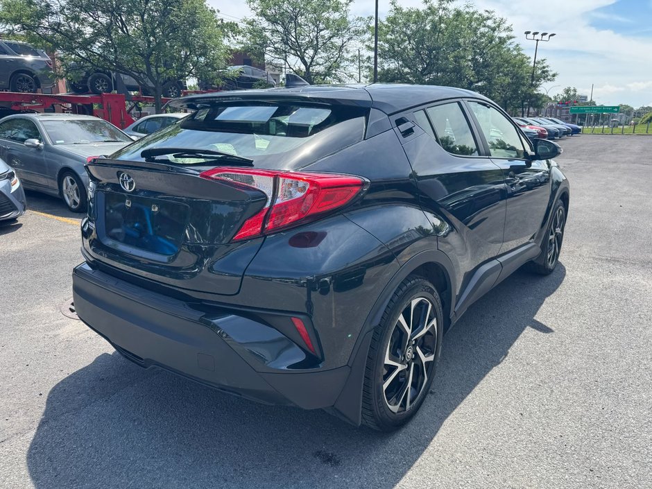 2022 Toyota C-HR XLE Premium-4