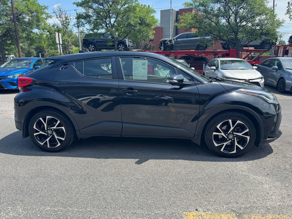 2022 Toyota C-HR XLE Premium-5