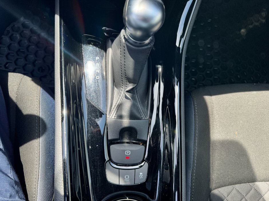 2022 Toyota C-HR XLE Premium-12