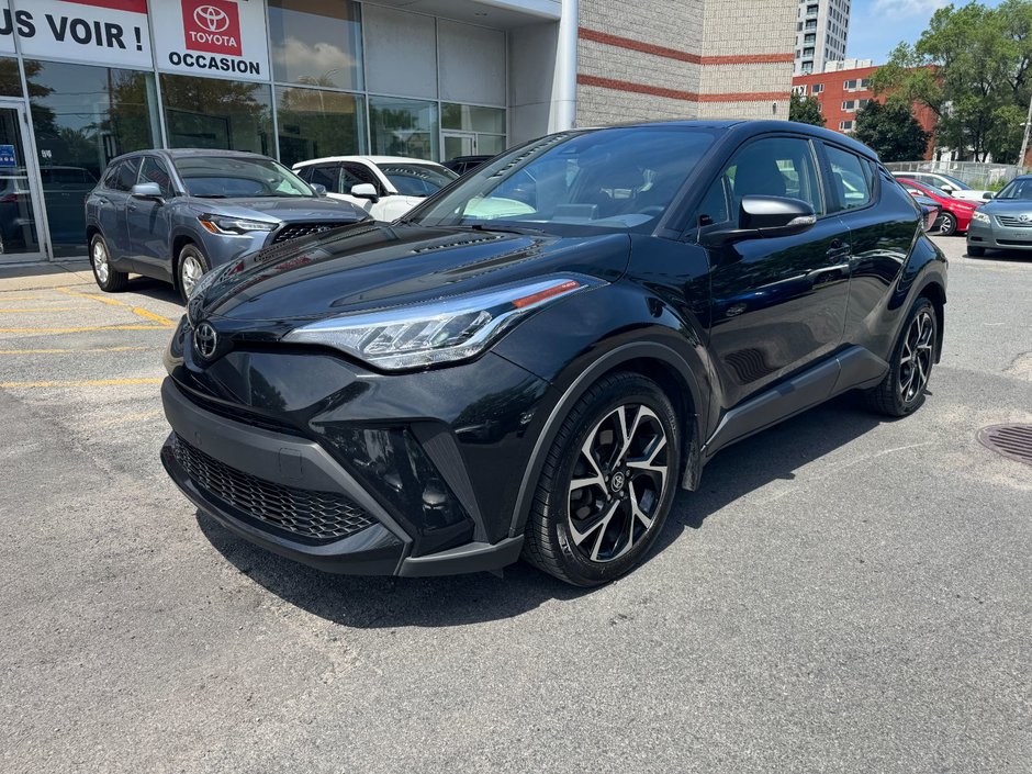 2022 Toyota C-HR XLE Premium-0