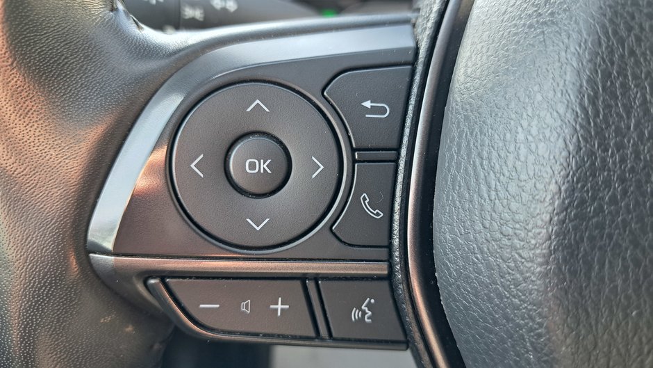 Toyota Camry Hybrid XSE 2023-14