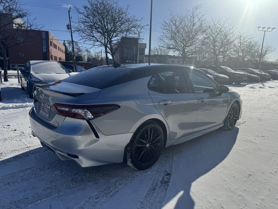 Toyota Camry Hybrid XSE 2023-13