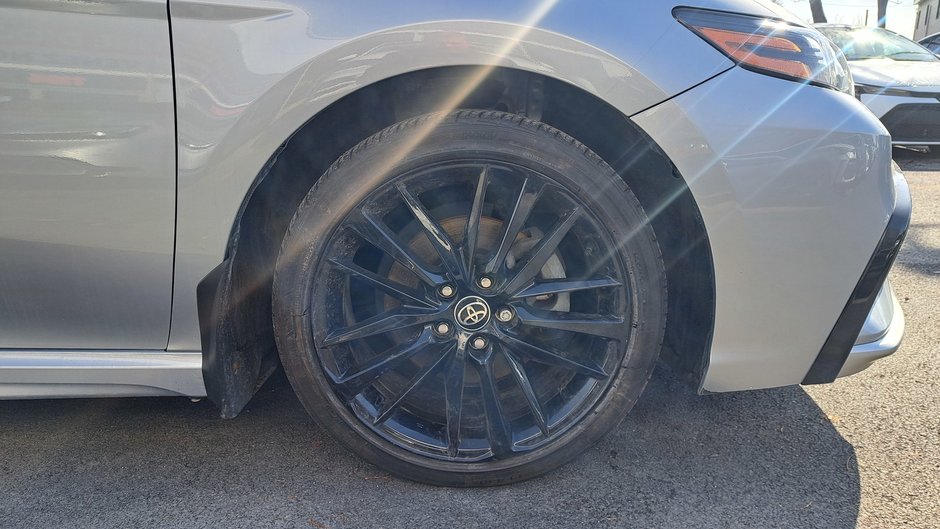 Toyota Camry Hybrid XSE 2023-33