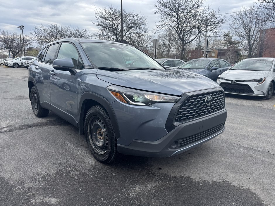 2022 Toyota Corolla Cross LE-6