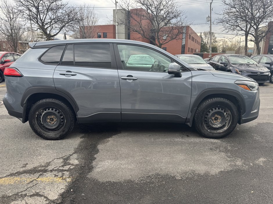 2022 Toyota Corolla Cross LE-5