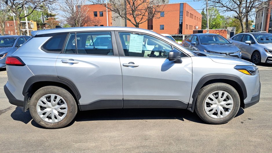 2023 Toyota Corolla Cross L-2