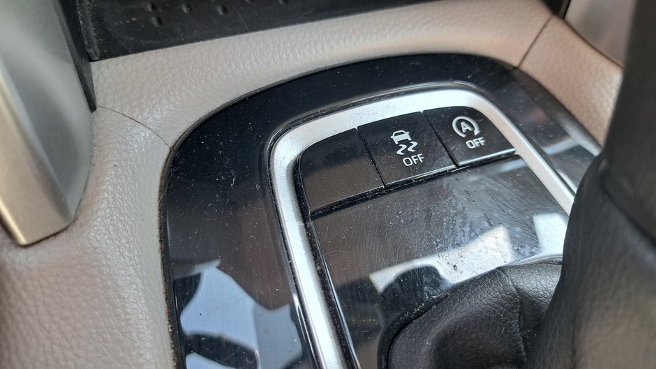 2023 Toyota Corolla Cross L-20