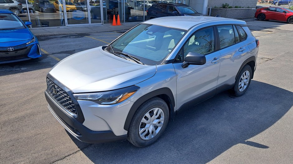 2023 Toyota Corolla Cross L-35