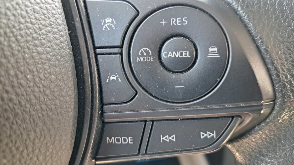 2023 Toyota Corolla Cross L-12