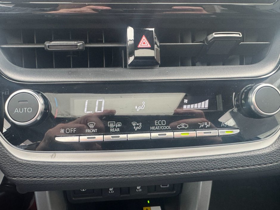 Toyota Corolla Cross LE 2023-16