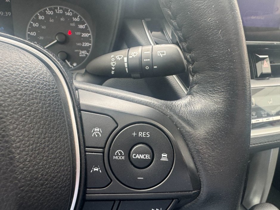 Toyota Corolla Cross LE 2023-21