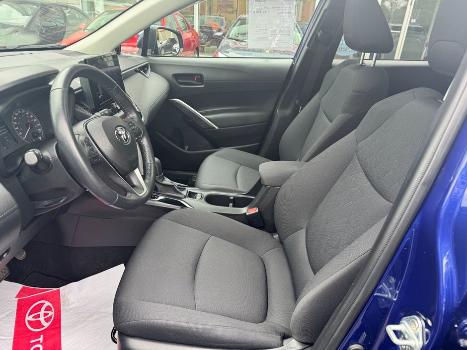 Toyota Corolla Cross LE 2023-11