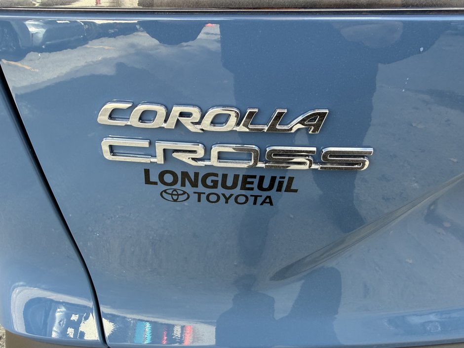 Toyota Corolla Cross LE 2026-36