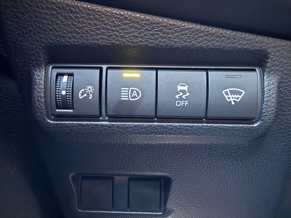 Toyota Corolla Cross LE 2026-20