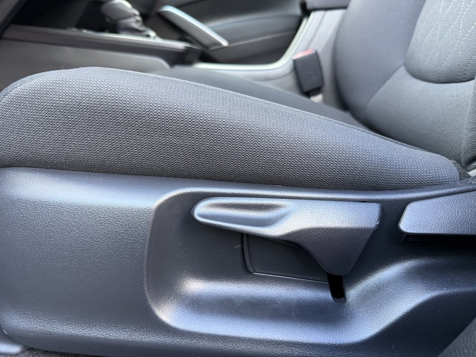 Toyota Corolla Cross LE 2026-9