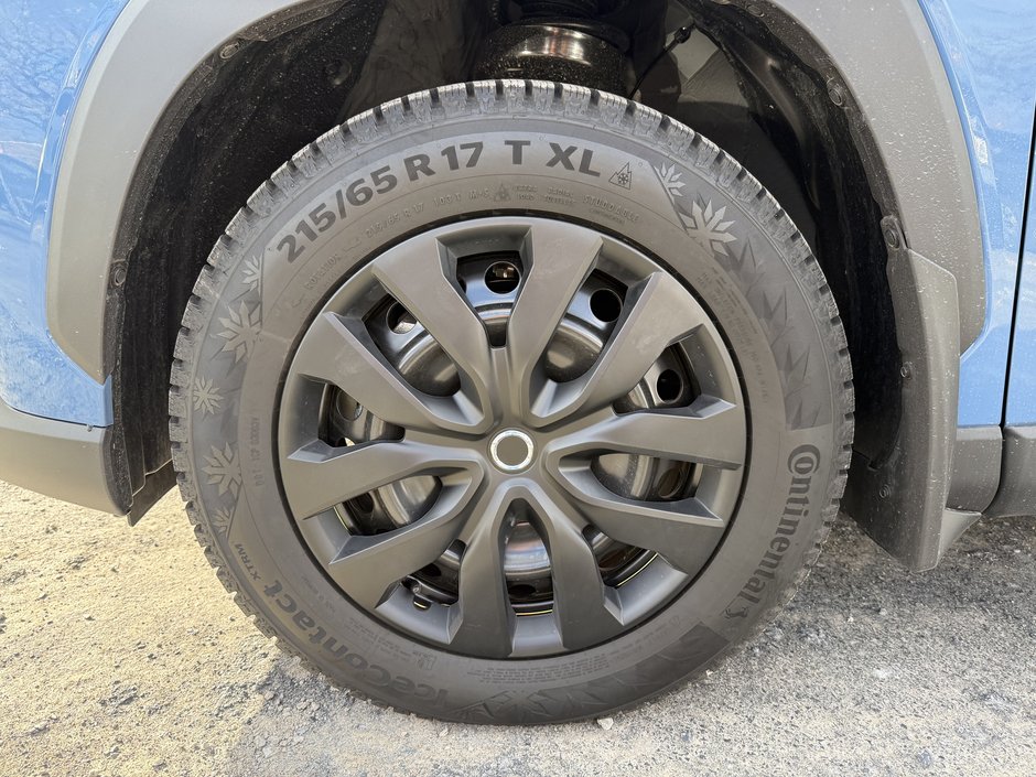 Toyota Corolla Cross LE 2026-38