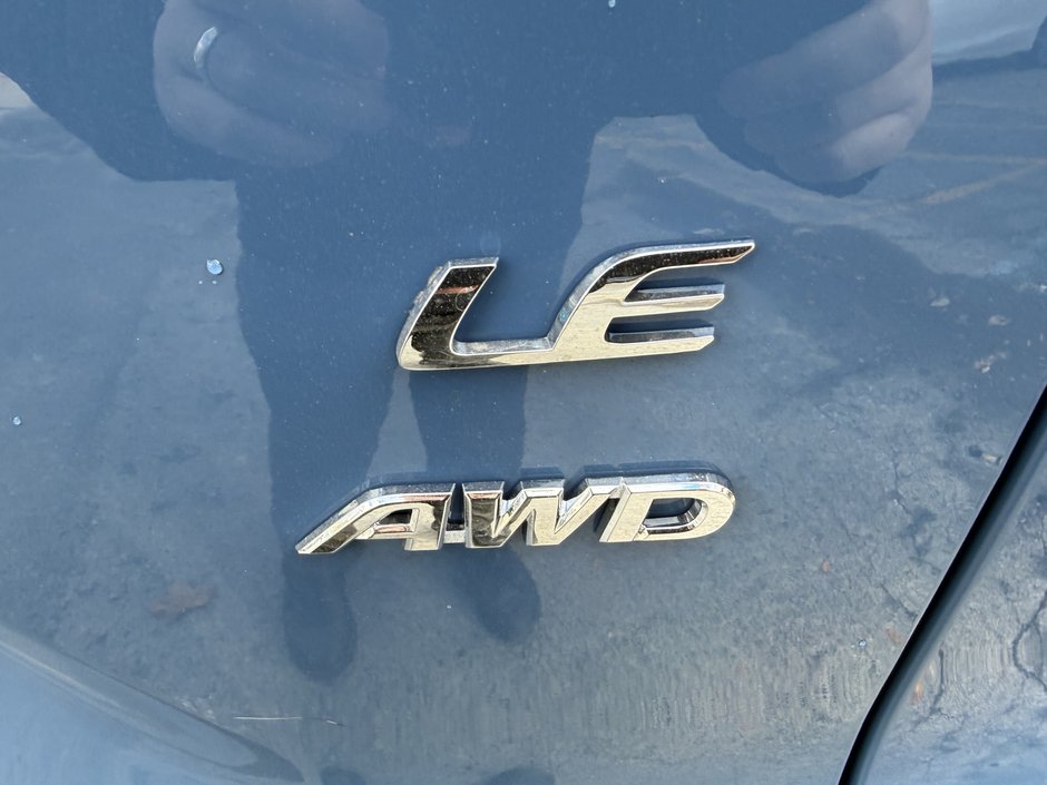 Toyota Corolla Cross LE 2026-37