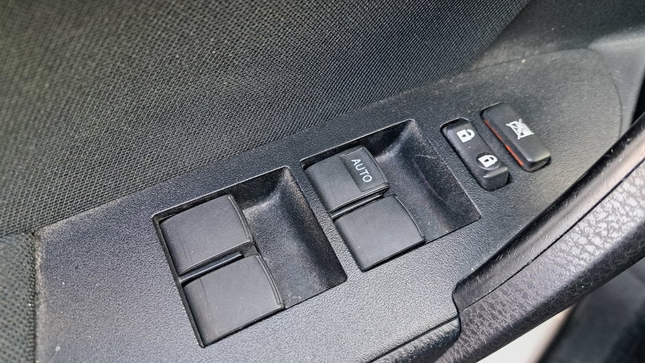 Toyota Corolla LE 2014-24