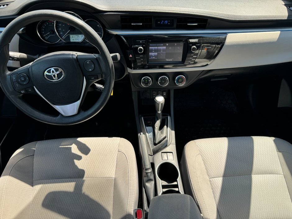Toyota Corolla L 2016-9