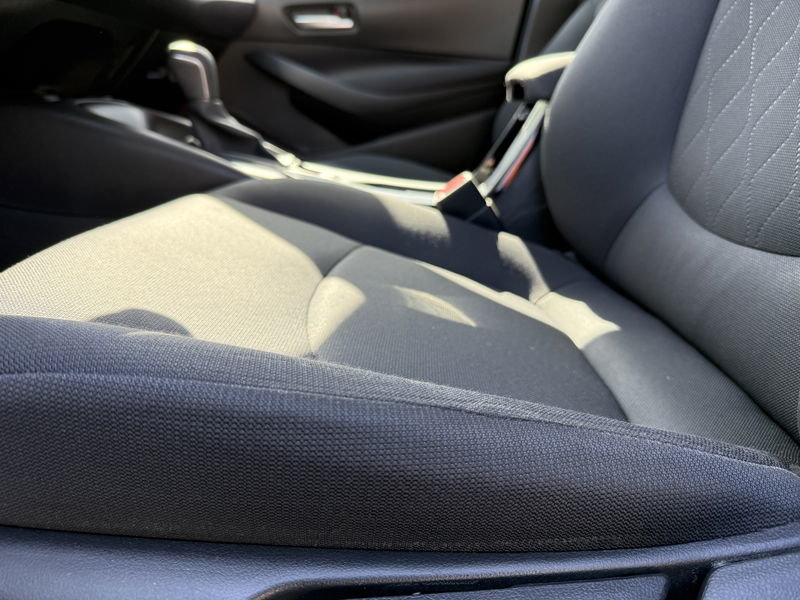 Voitures Toyota Corolla LE 2021-11